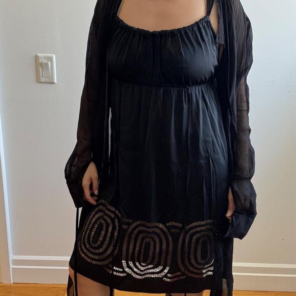 Elie Tahari Black Satin Circular Cutout Pattern on hem Midi Dress - size 2